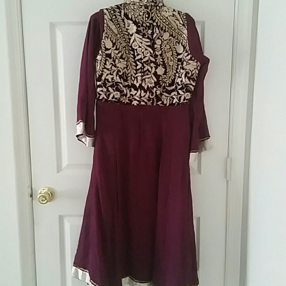 Pakistani Threads and Motifs custom dress - Picture 2 of 7